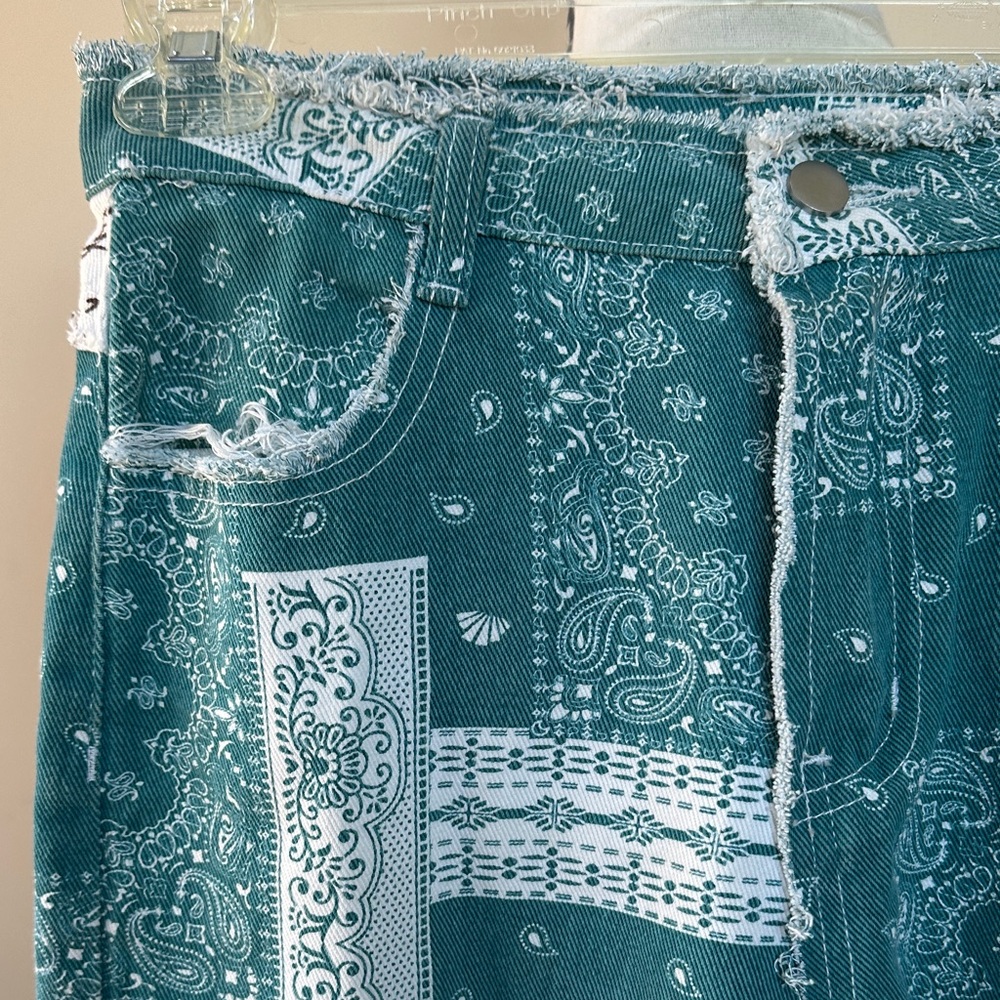 SHEIN Distressed Patchwork Jeans - Picture 6 of 15